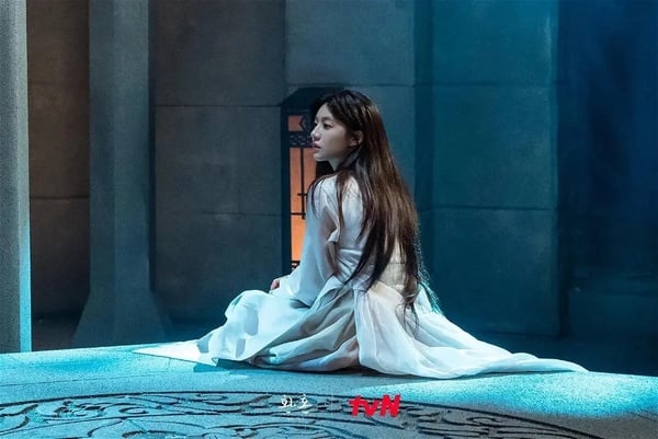 《還魂2：光與影》劇情+角色介紹、演員陣容！李宰旭重生成還魂獵人，虐戀新版無德