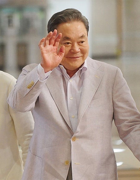三星集團比《財閥家的小兒子》更狗血!三星李秉喆兩兒子出賣他,他狠到把兒子關進病院