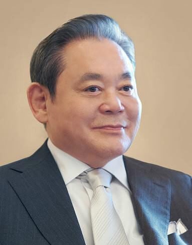 三星集團比《財閥家的小兒子》更狗血!三星李秉喆兩兒子出賣他,他狠到把兒子關進病院