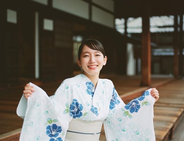 佐藤健&綾瀨遙傳閃婚!佐藤健歷任10位緋聞對象:曾與石原聰美傳戀情、和她爆婚外戀