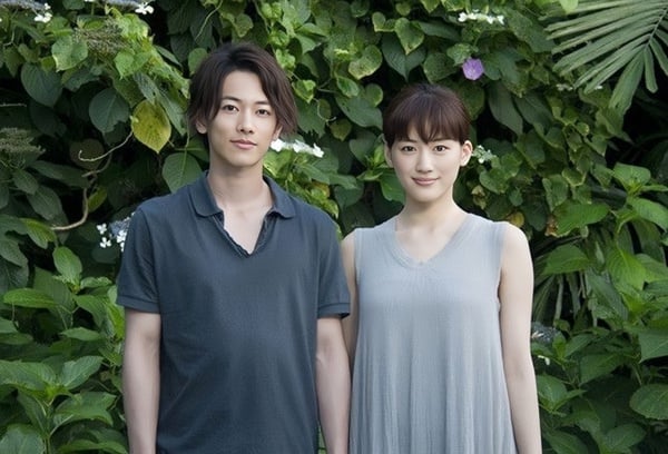佐藤健&綾瀨遙傳閃婚!佐藤健歷任10位緋聞對象:曾與石原聰美傳戀情、和她爆婚外戀