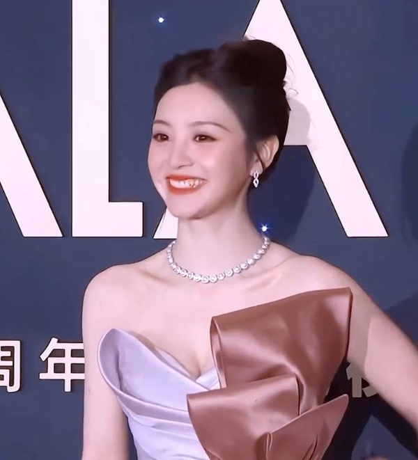 陸劇95後女星「紅毯表現」PK！白鹿、鞠婧禕很會穿，田曦薇發揮不穩，趙露思網評最兩極