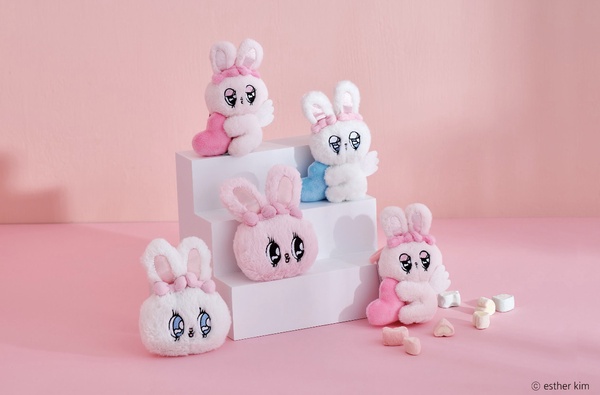 棉花糖兔兔來台!「Esther Bunny艾絲樂小兔」快閃店插旗中山站,百款周邊搶先看