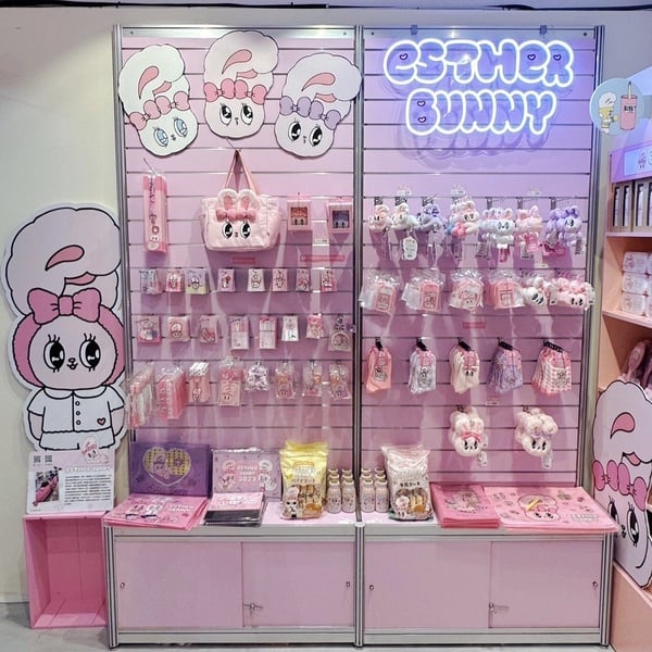 棉花糖兔兔來台!「Esther Bunny艾絲樂小兔」快閃店插旗中山站,百款周邊搶先看