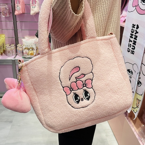棉花糖兔兔來台！「Esther Bunny艾絲樂小兔」快閃店插旗中山站，百款周邊搶先看