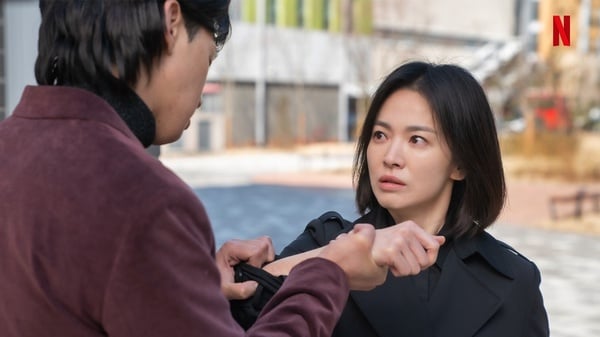 《黑暗榮耀》劇情+角色介紹、演員陣容!宋慧喬化身「復仇女王」,與李到晛大談姐弟戀