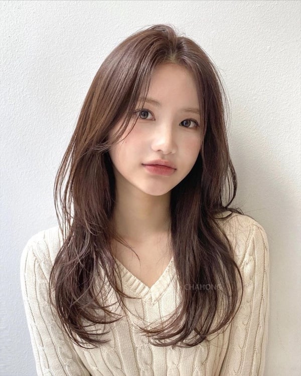 《黑暗榮耀》宋慧喬染黑年輕10歲！2023人氣深髮色推薦，巧克力棕、亞麻棕視覺減齡無敵