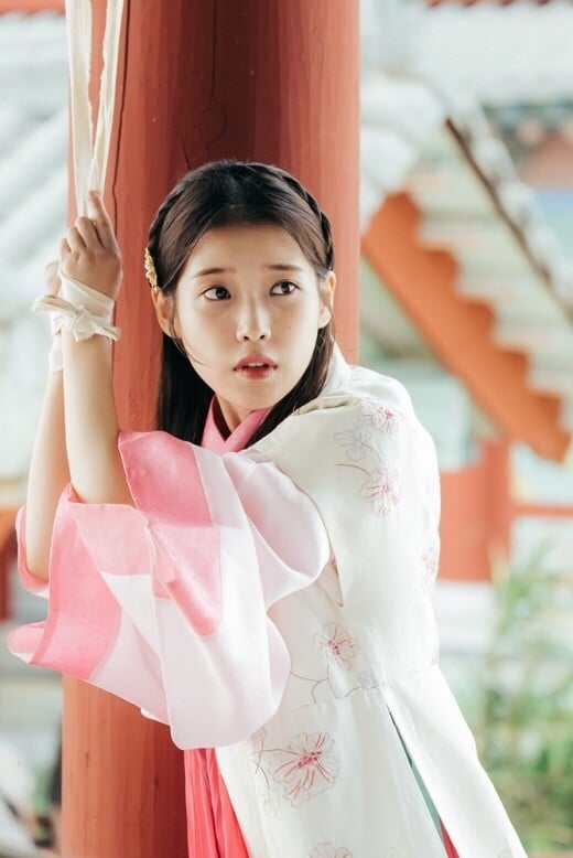 韓劇差評女主角！《財閥家的小兒子》申鉉彬挨批看到就想快轉，IU、秀智過去也飽受爭議