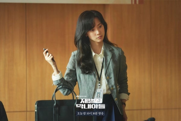 韓劇差評女主角！《財閥家的小兒子》申鉉彬挨批看到就想快轉，IU、秀智過去也飽受爭議