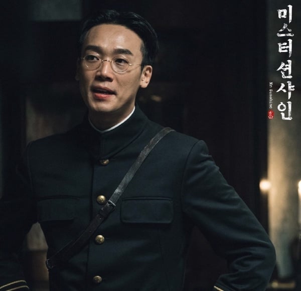 《財閥家的小兒子》演員「年輕舊照」對比！宋仲基爸媽顏值超高，爺爺李星民先老起來放