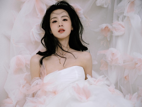 14位明星紅毯精修vs未修!章子怡氣場秒殺,劉亦菲佟麗婭美,宋威龍仍帥,而他狀態有差