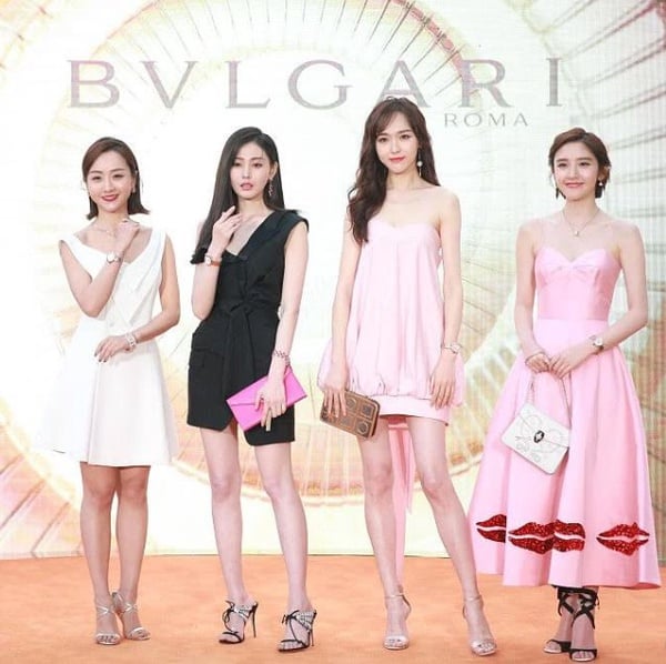9位比想像中矮的女星！趙露思160，陳鈺琪164也不高，王鶴棣竟把160的沈月「擋好擋滿」