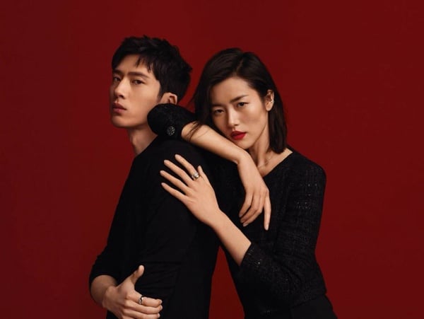微博公開2022明星大事件Top10！鄧倫逃稅，黃曉明&amp;楊穎離婚有33億閱讀量，冠軍飆破60億