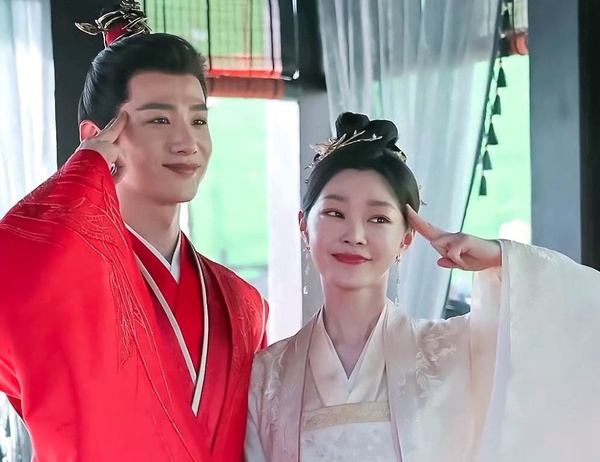 微博公開2022明星大事件Top10！鄧倫逃稅，黃曉明&amp;楊穎離婚有33億閱讀量，冠軍飆破60億