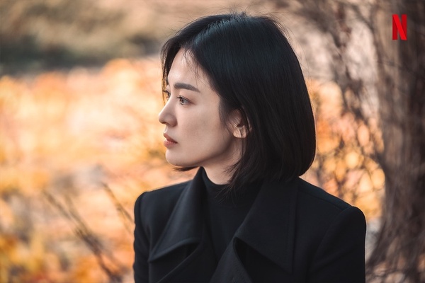 《黑暗榮耀》劇情「幕後秘密」！宋慧喬出道26年第1次被打巴掌，因太過震驚而忘詞NG