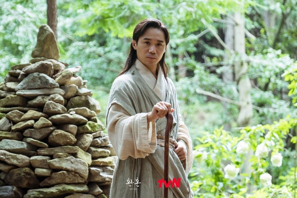 《還魂2》劇情8大爭議!奇幻劇慘變言情小說,李宰旭&高允貞上演「換乘戀愛」