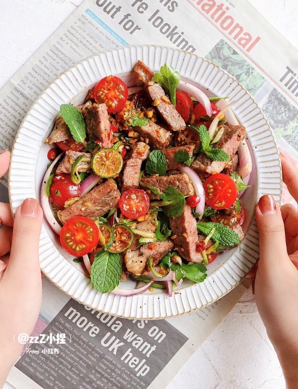 減脂「牛肉料理食譜」推薦！蕃茄牛肉溫泉蛋、起士彩椒捲餅好吃又飽腹，這道10分鐘完成