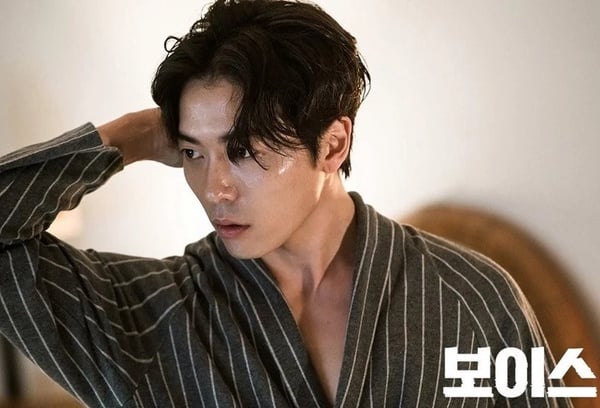韓劇8位瘋狂殺人魔!《黑暗榮耀》李茂生演技連孔劉都入戲,李鍾碩大反差,最經典是他