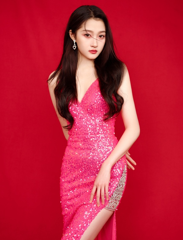 陸劇15位女星過年造型!趙麗穎&楊紫&熱巴同款紅裙PK,唐嫣倪妮港風美翻,而她意外驚豔