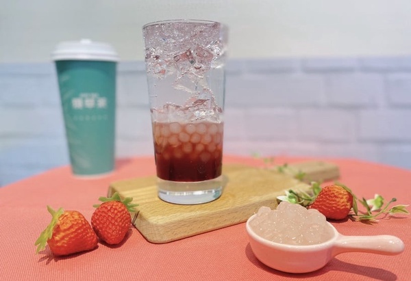 買一送一!7-11補班優惠:拿鐵買1送1、CITY TEA草莓季新品買1送1,嚐鮮價再省10元