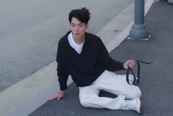 8位韓劇「嬌弱型男子」!《浪漫速成班》鄭敬淏少女摔太好笑,姜泰伍跟秀英撒嬌被嫌棄