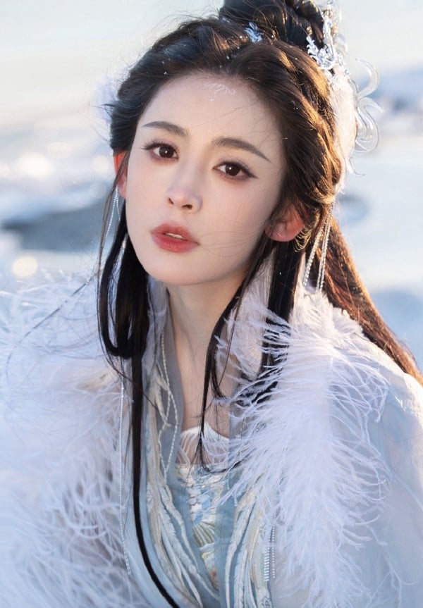 網評陸劇10位「神顏頂級美人」!熱巴、楊穎前三沒爭議,劉亦菲是仙女,而她真讓人難忘