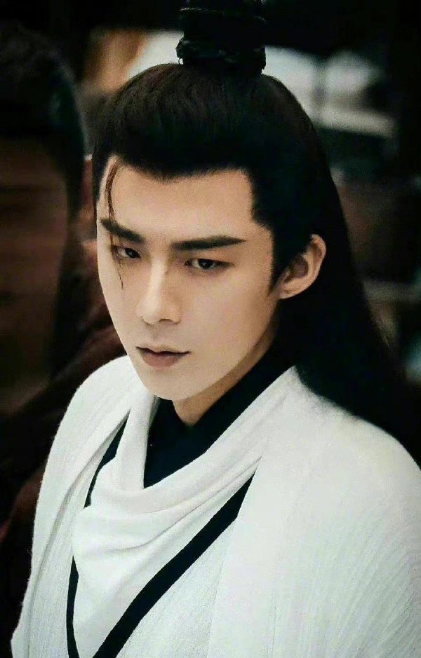 10位90後人氣男星「待播陸劇」!李現2部,肖戰和龔俊3部,成毅達5部,楊洋剩1部存貨!