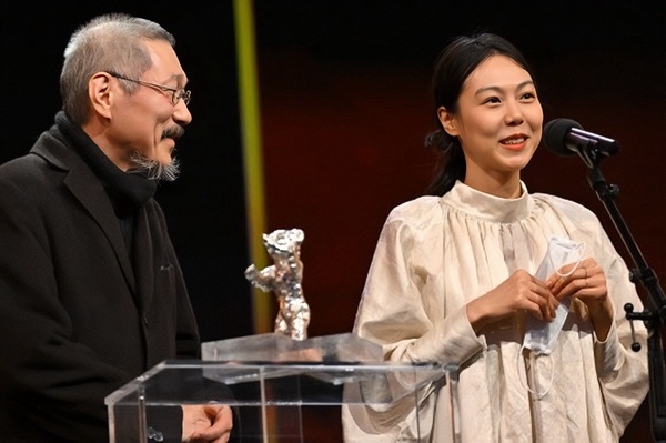 忠武路演員醜聞連環爆!劉亞仁吸毒遭限制出境,李政宰&鄭雨盛疑炒股,李炳憲婚內出軌