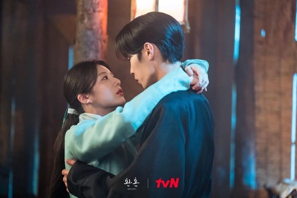 近期Netflix全球網播量TOP9！《女神降臨》逆襲上榜成第5，這部狠超《浪漫速成班》奪冠