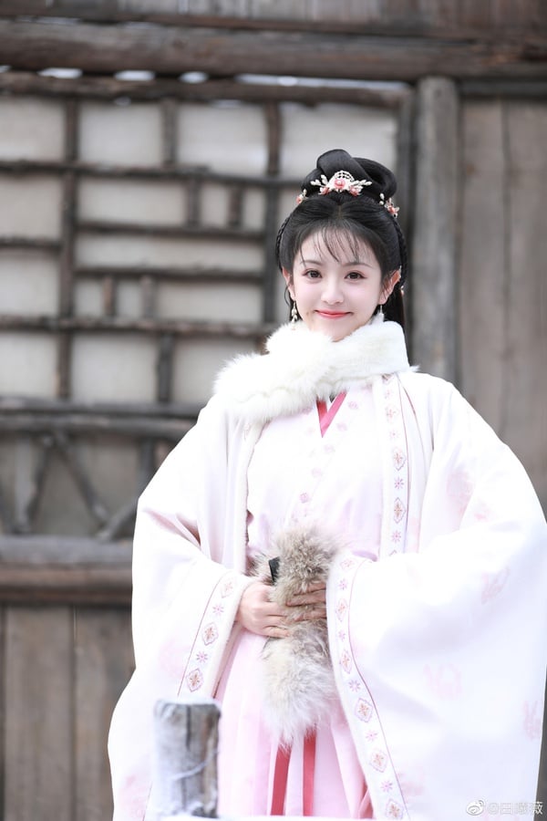 網評「最高顏值95後女星」TOP10！趙露思沒有前五，楊超越第六，周也第三，冠軍是真美