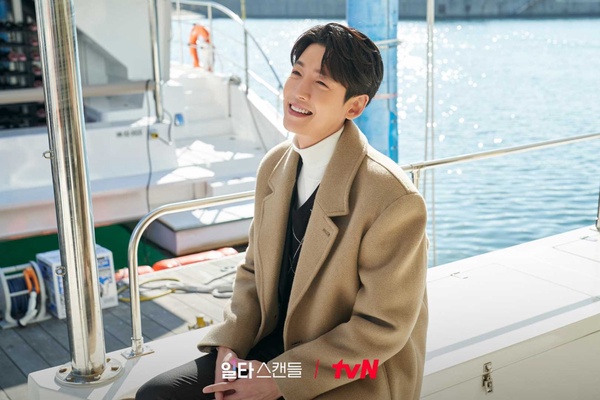 《浪漫速成班》沒提的6個細節!直說比行善小5歲,海伊是「太陽」,也是善才生活裡的光
