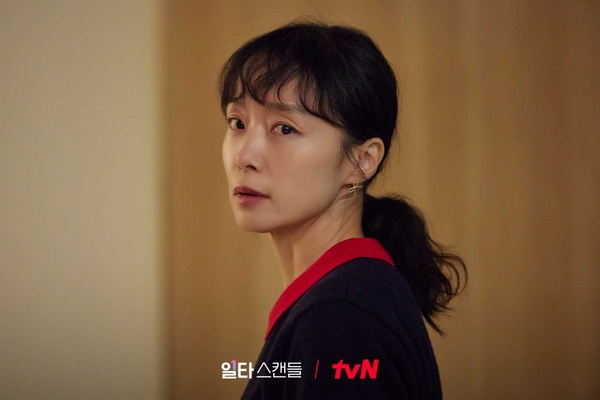 《浪漫速成班》「標題彩蛋」解析!直說&行善是不同宇宙,這幕插畫呈現直說煎熬的內心