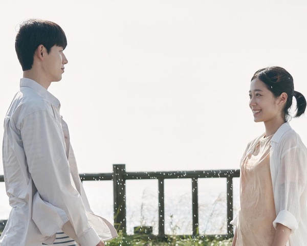 「我愛你,沒有什麼目的,只是愛你。」三毛寫給女人的15句愛情語錄,心酸卻真實。