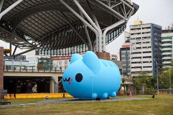 6米高巨大咖波！「貓貓蟲咖波凹豆好日子巡迴展」即日起臺中驛鐵道文化園區登場