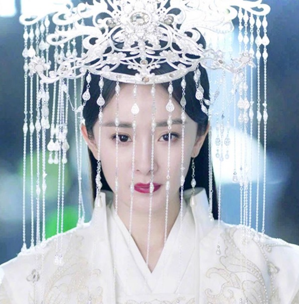 古裝仙俠劇10位女星「大婚造型」！楊超越魅惑，熱巴明豔，楊冪仙氣，劉亦菲卻醜得嚇人