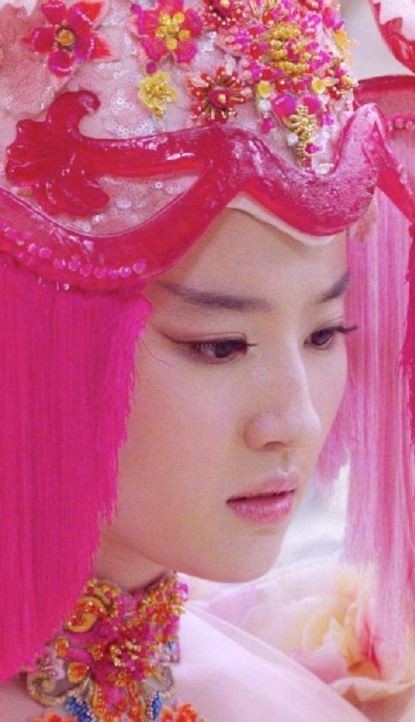 古裝仙俠劇10位女星「大婚造型」！楊超越魅惑，熱巴明豔，楊冪仙氣，劉亦菲卻醜得嚇人