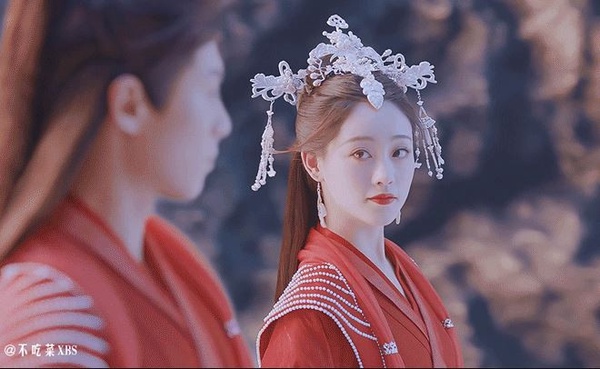 古裝仙俠劇10位女星「大婚造型」！楊超越魅惑，熱巴明豔，楊冪仙氣，劉亦菲卻醜得嚇人