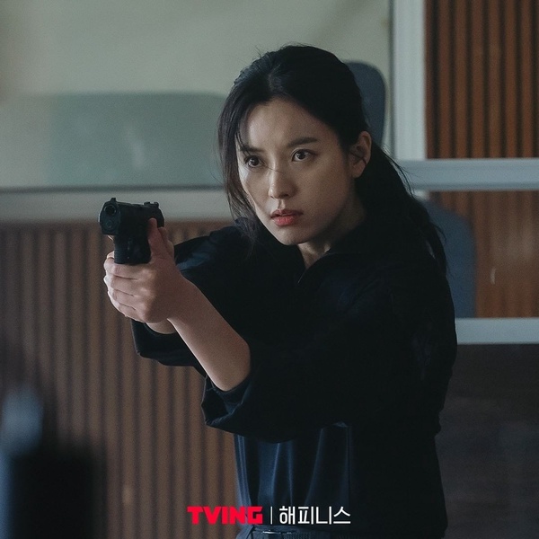 「動作戲超帥」韓劇女星!《戀愛大戰》金玉彬超能打,韓韶禧帥翻全場,她是武打戲女王
