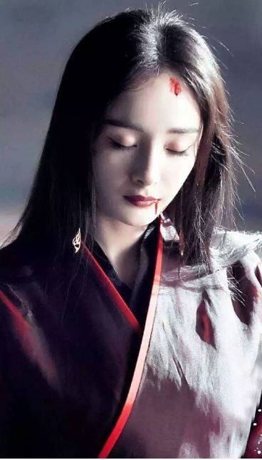古裝劇9位女神「黑化」造型！楊冪美豔，楊超越紫眼影仍美，趙麗穎李蘭迪卻逃不過吐嘈
