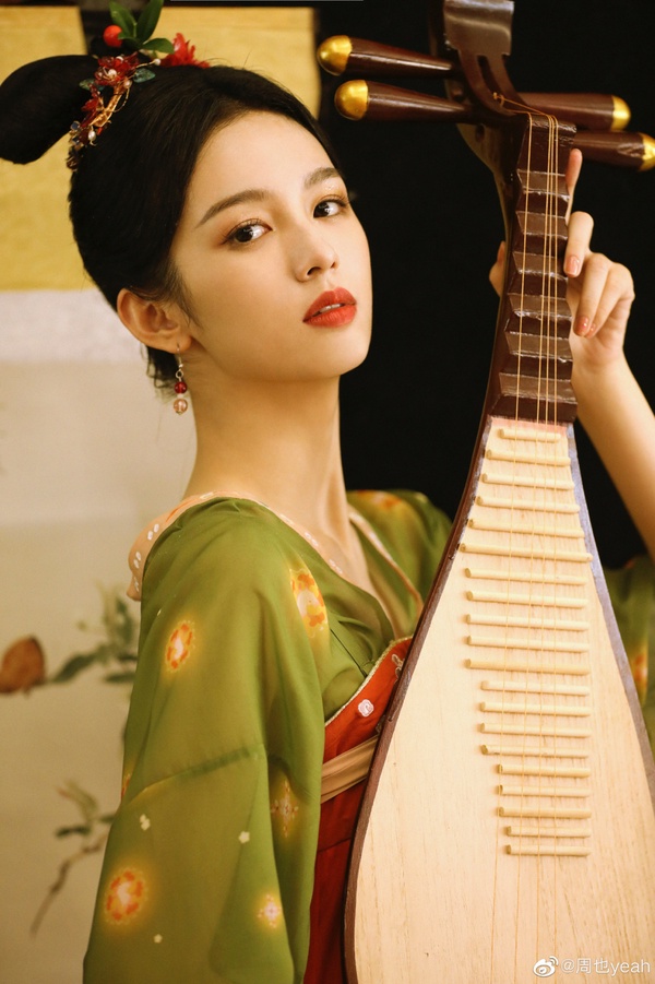 9位「演技拖垮顏值」陸劇女星!楊穎瞪眼,周也五官亂飛,楊超越&娜扎是「毀容式演技」