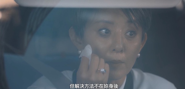 《黑暗榮耀2》結局7個前後呼應!四季有隱喻,涎鎮以前找人寫新聞稿vs入獄後自己講稿了