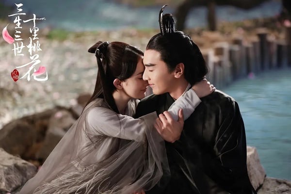 「旺夫體質」陸劇女星！譚松韻《歸路》觀看破4億，趙露思&楊紫都上榜，她捧紅了最多人