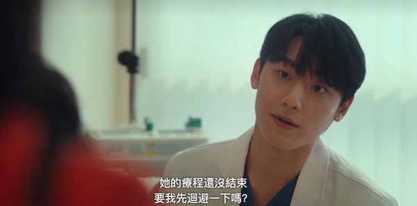 《黑暗榮耀》演員心中「名場面」!五人幫最愛涎鎮在監獄播報氣象,這幕宋慧喬看了都氣