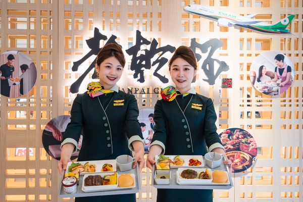 飛機上吃A5和牛！乾杯集團 X 長榮航空「和牛空中饗宴」登場，和牛燒肉飯、漢堡排必吃