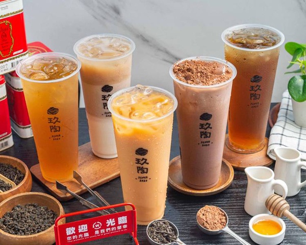 彰化手搖推薦！復古麵茶冰沙、top1綠豆沙鮮奶必喝，全台首創招財貓造型冰磚在「這裡」