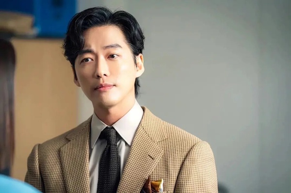 年度發光韓劇演員TOP10!玄彬、李秉憲上榜,宋仲基僅第五,朴恩斌壓倒性奪冠