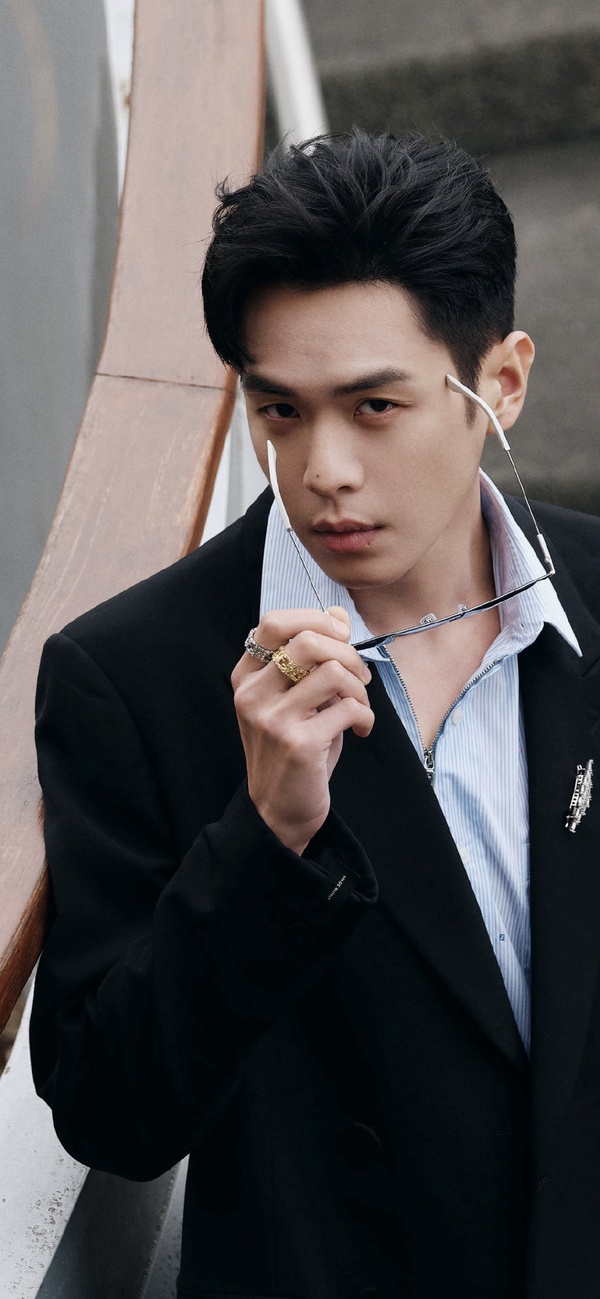 12位陸劇明星精修vs.未修!劉亦菲優雅&楊洋帥氣,迪麗熱巴造型師被吐嘈?舒淇大獲全勝