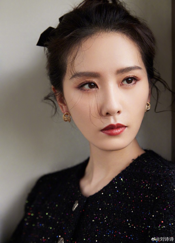 日網票選最美華人女星TOP10!劉詩詩第七、楊穎第四,楊冪輸給迪麗熱巴,台灣最美是她