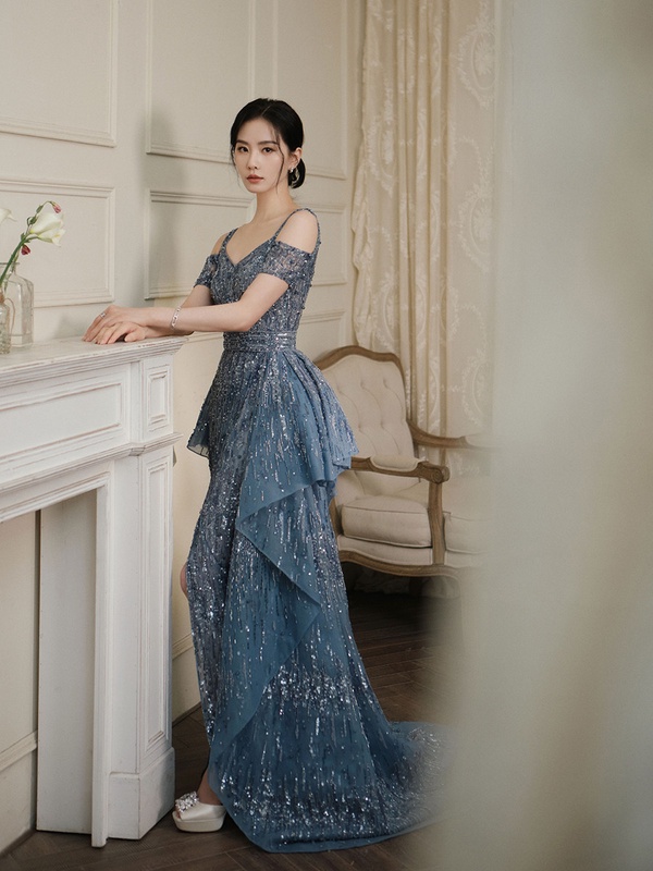 微博之夜24位陸劇女星紅毯造型！楊冪、劉亦菲、迪麗熱巴美翻天，劉詩詩優雅，唐嫣、楊紫甜美，虞書欣性感，白鹿造型被吐槽！