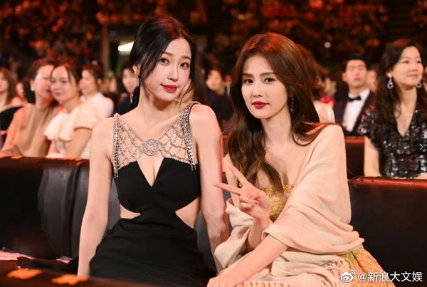 微博之夜11組明星神奇同框！楊冪&amp;劉詩詩&amp;楊穎同框，肖戰同框劉亦菲，楊紫同框李現熱巴